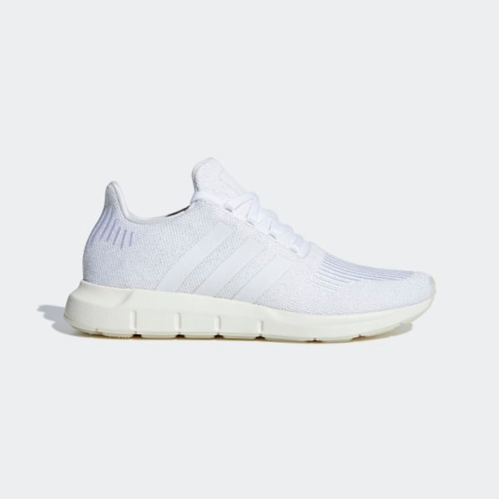 Women’s Adidas Swift Run Sneakers NWT